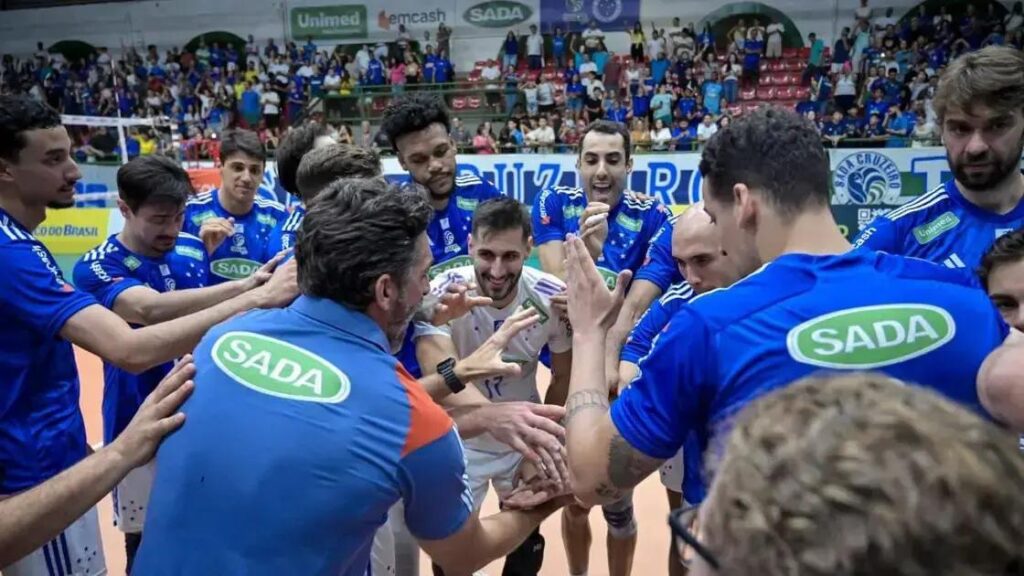 Sada Cruzeiro conquista liderança na Superliga Masculina 2024/25 com vitória sobre Blumenau