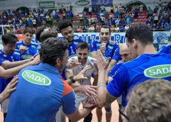 Sada Cruzeiro conquista liderança na Superliga Masculina 2024/25 com vitória sobre Blumenau