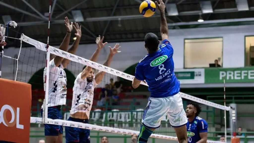 Suzano e Sada Cruzeiro se enfrentam na Superliga neste domingo