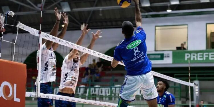 Suzano e Sada Cruzeiro se enfrentam na Superliga neste domingo