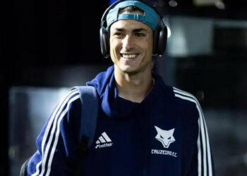 Juan Dinenno volta a campo após lesão e reflete sobre concorrência no Cruzeiro