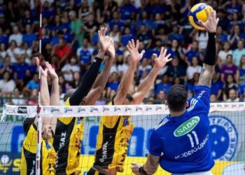 Sada Cruzeiro enfrenta Praia Clube na semifinal da Superliga Masculina; saiba como assistir
