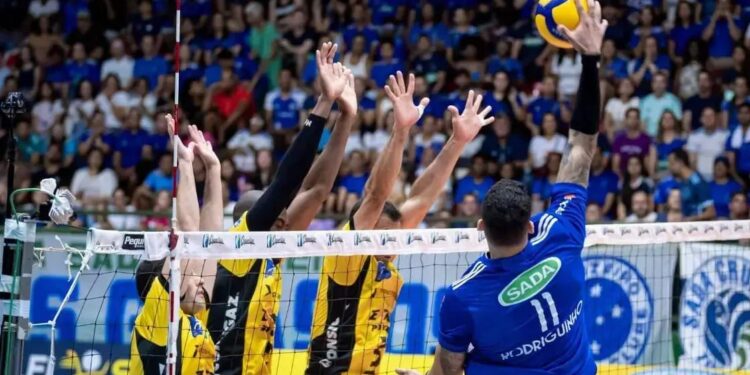 Sada Cruzeiro enfrenta Praia Clube na semifinal da Superliga Masculina; saiba como assistir