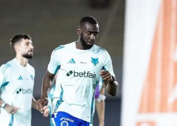 Bolasie se destaca e se torna peça-chave na bola aérea do Cruzeiro