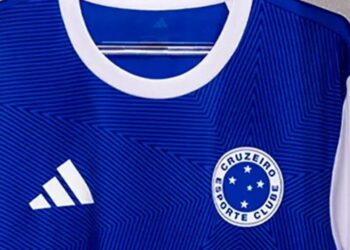 Cruzeiro apresenta nova camisa fanshirt de 2025 com preço acessível