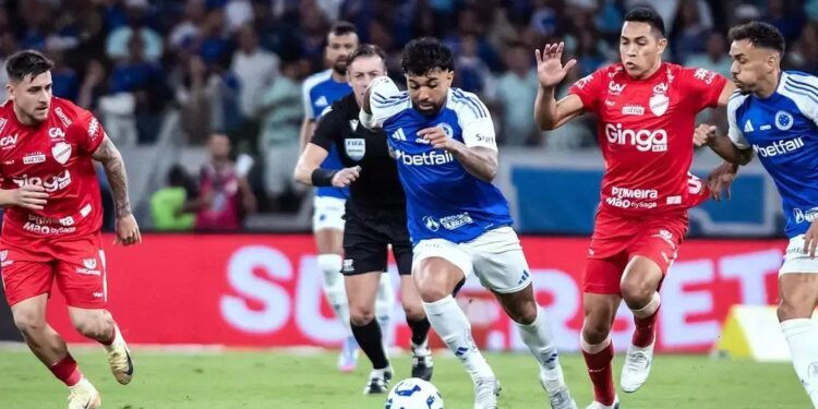 Cruzeiro conquista vitória e lucro acima de R$ 600 mil contra o Vila Nova