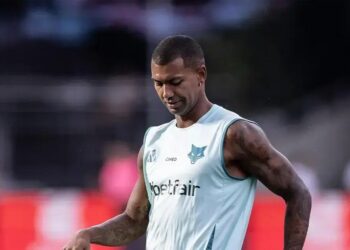 Cruzeiro esclarece ausência de Walace no jogo contra o Fortaleza