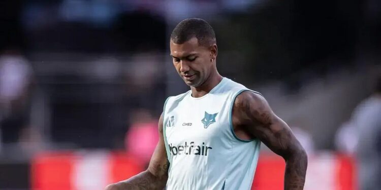 Cruzeiro esclarece ausência de Walace no jogo contra o Fortaleza