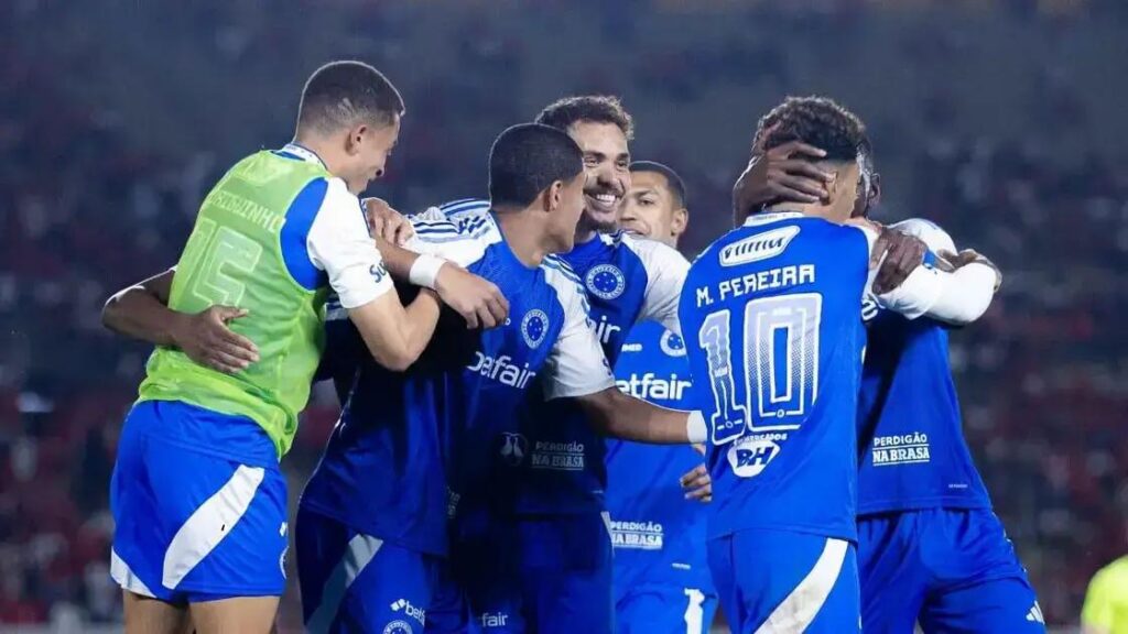 Cruzeiro iguala sequência invicta de 2022 após vitória no Vila Nova