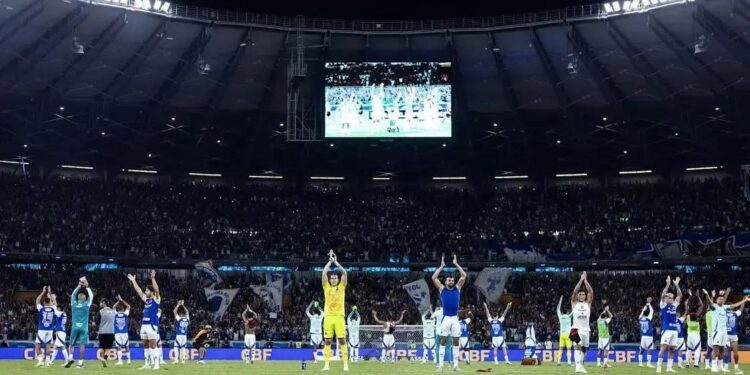 Cruzeiro suspende venda de ingressos após críticas; detalhe do confronto