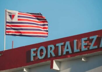 Fortaleza com ex-Cruzeiro inicia partida contra a Raposa; escalação completa