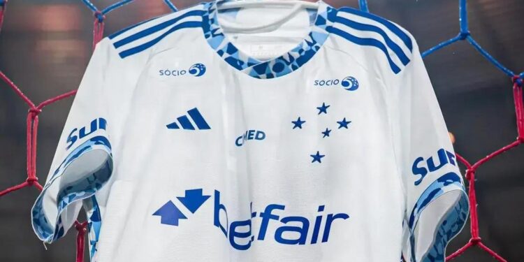 Fortaleza e Cruzeiro se preparam para o confronto da 10ª rodada do Brasileirão