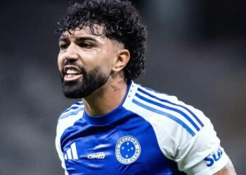 Gabigol celebra boa fase e se prepara para clássico contra o Atlético-MG