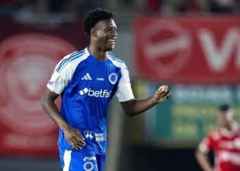 Jonathan Jesus brilha ao marcar seu primeiro gol como profissional