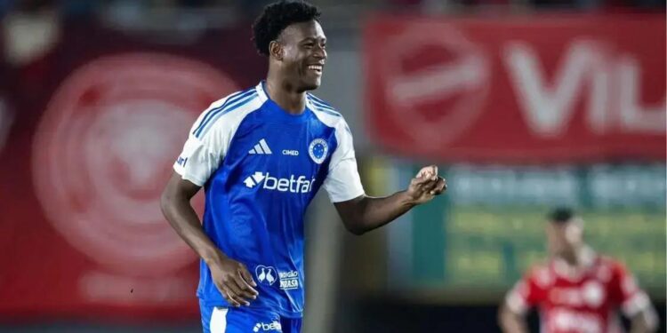 Jonathan Jesus marca seu primeiro gol como profissional pelo Cruzeiro