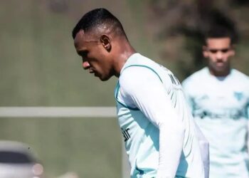 Leonardo Jardim se pronuncia sobre Marquinhos e falta de tempo para avaliação