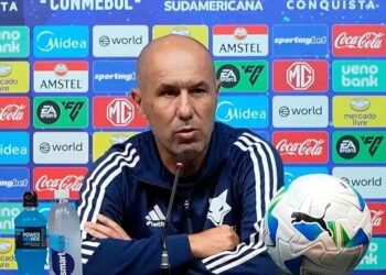 Leonardo Jardim sobre a janela de transferências do Cruzeiro: "Estou tranquilo"