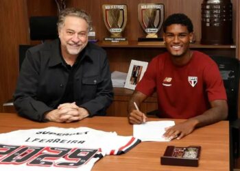 São Paulo renova contrato de Lucas Ferreira, alvo do Cruzeiro