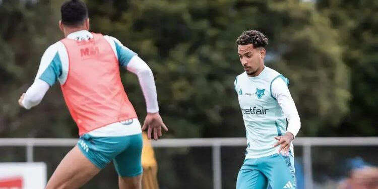 Vitória do Cruzeiro na Sul-Americana gera repercussão antes do clássico